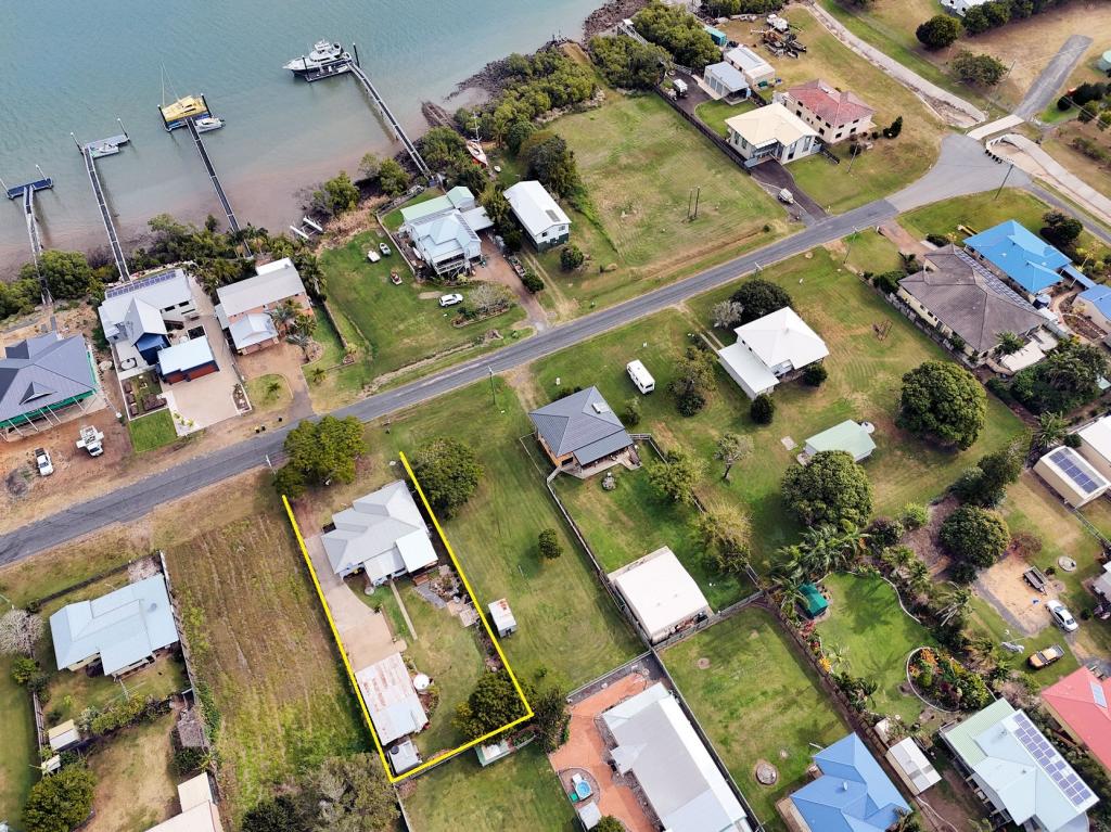 15 Corser St, Burnett Heads, QLD 4670