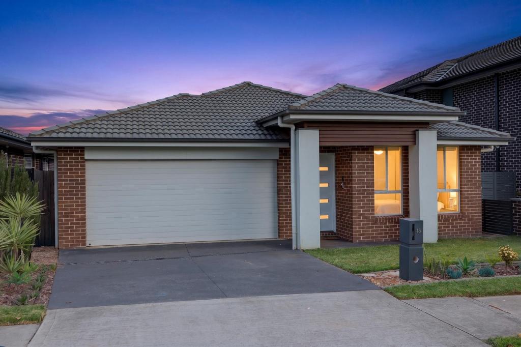 15 Hansford St, Oran Park, NSW 2570