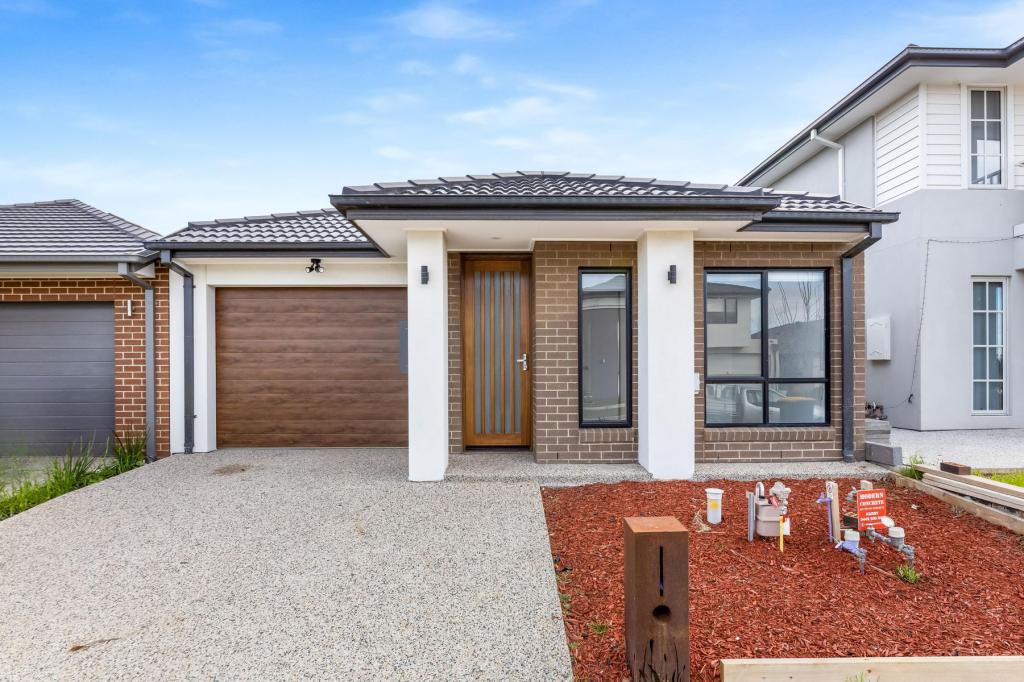 7 Tines Way, Clyde North, VIC 3978