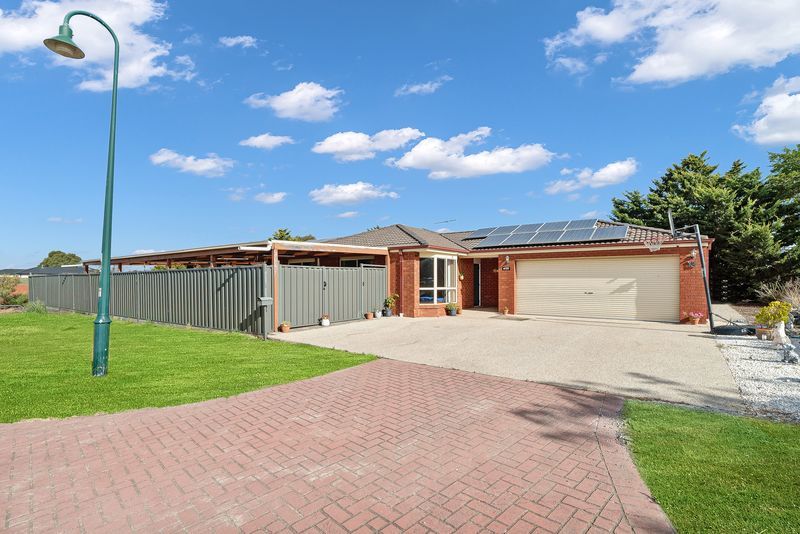 38 Kanmore Cres, Hillside, VIC 3037