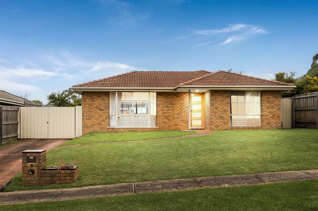 2 DOBSON CT, PAKENHAM, VIC 3810