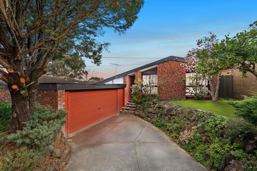 27 Silverton Dr, Ferntree Gully, VIC 3156
