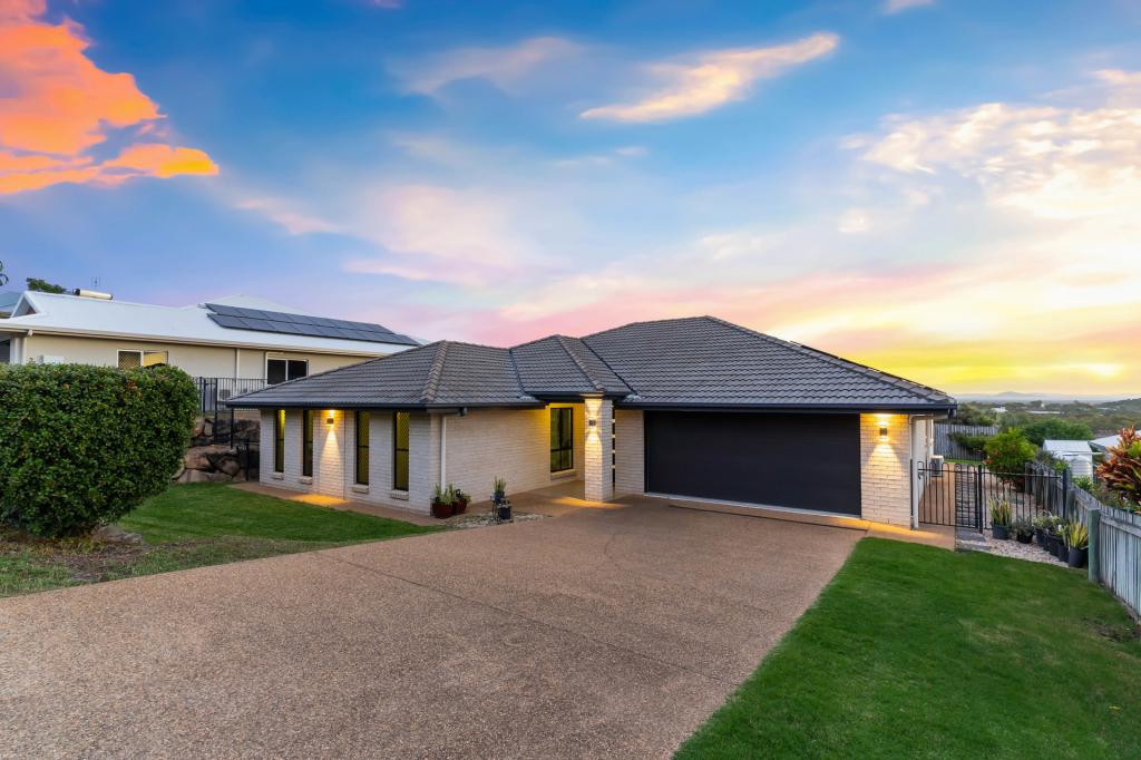 14 SKYLINE DR, NORMAN GARDENS, QLD 4701