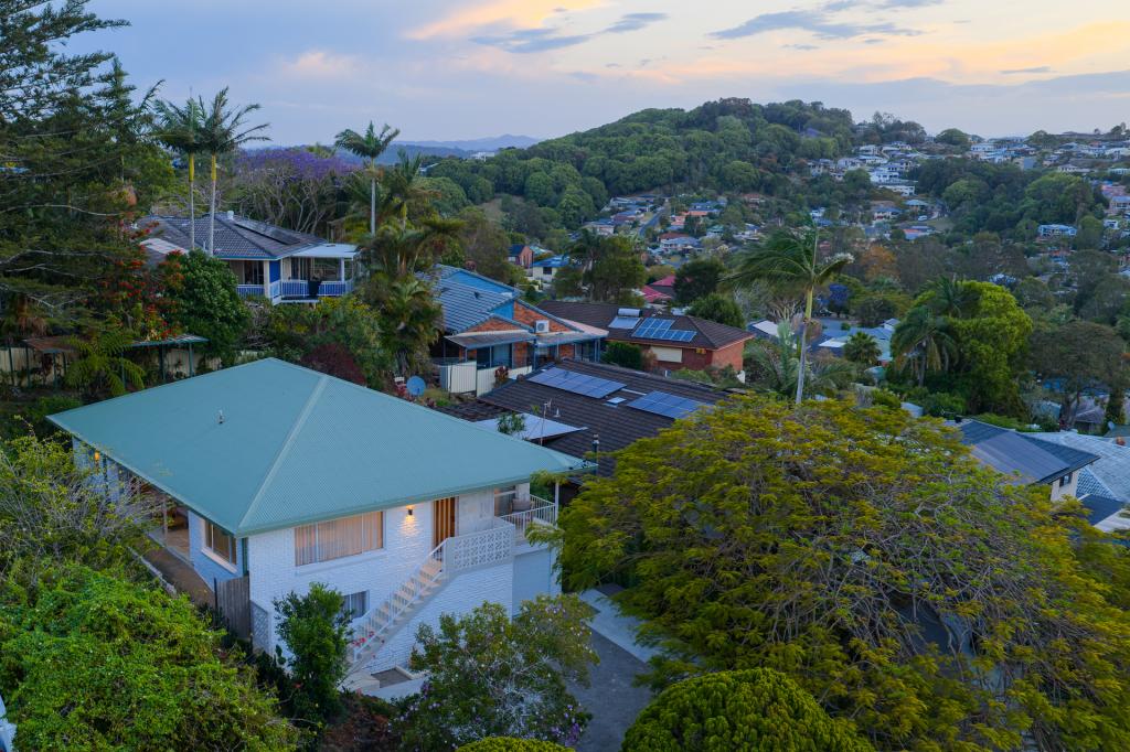 7 BANORA HILLS DR, BANORA POINT, NSW 2486