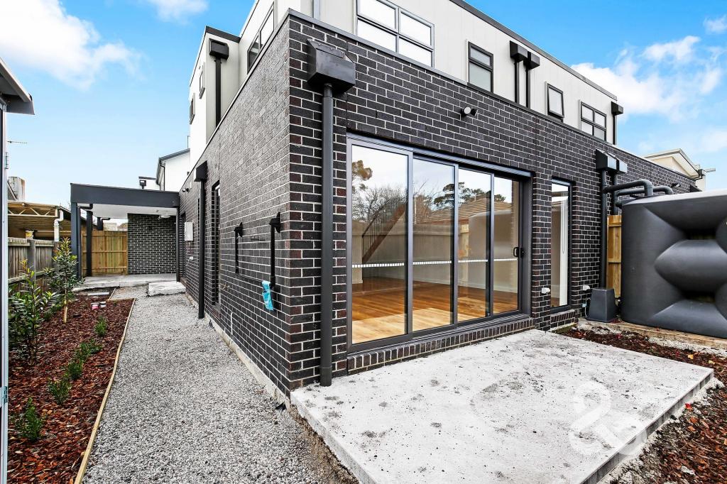 4/3 Newton St, Reservoir, VIC 3073