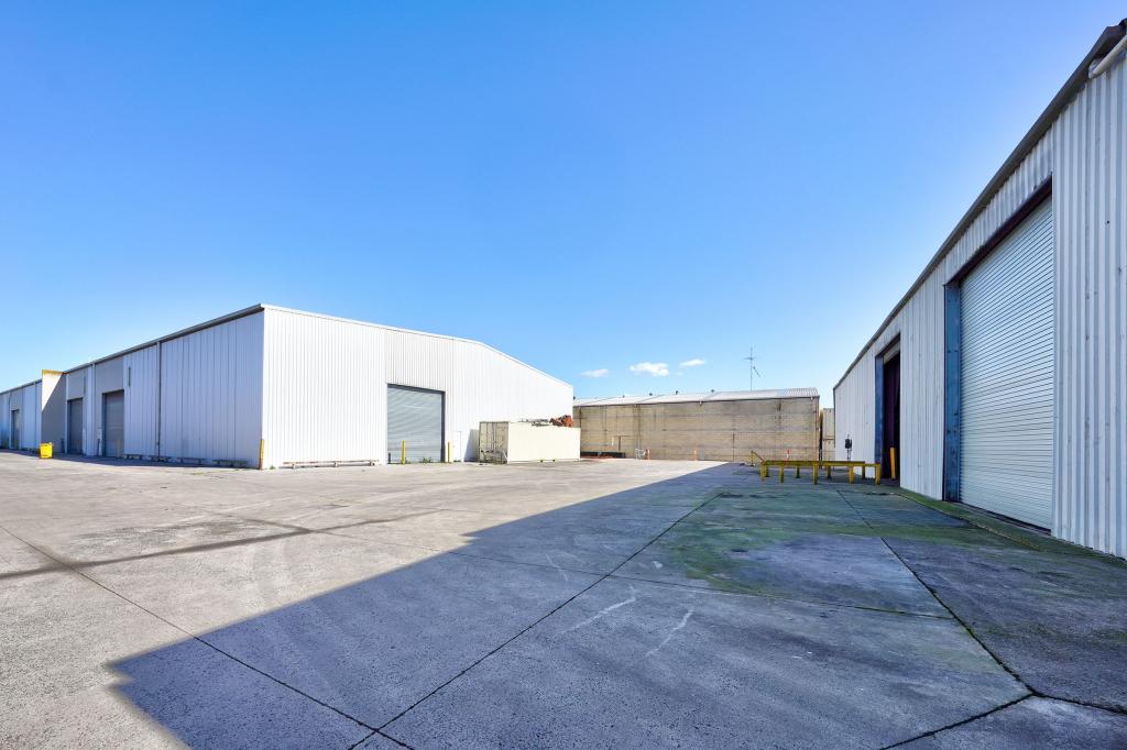 UNITS 1&2/23 CURTIS RD, MULGRAVE, NSW 2756