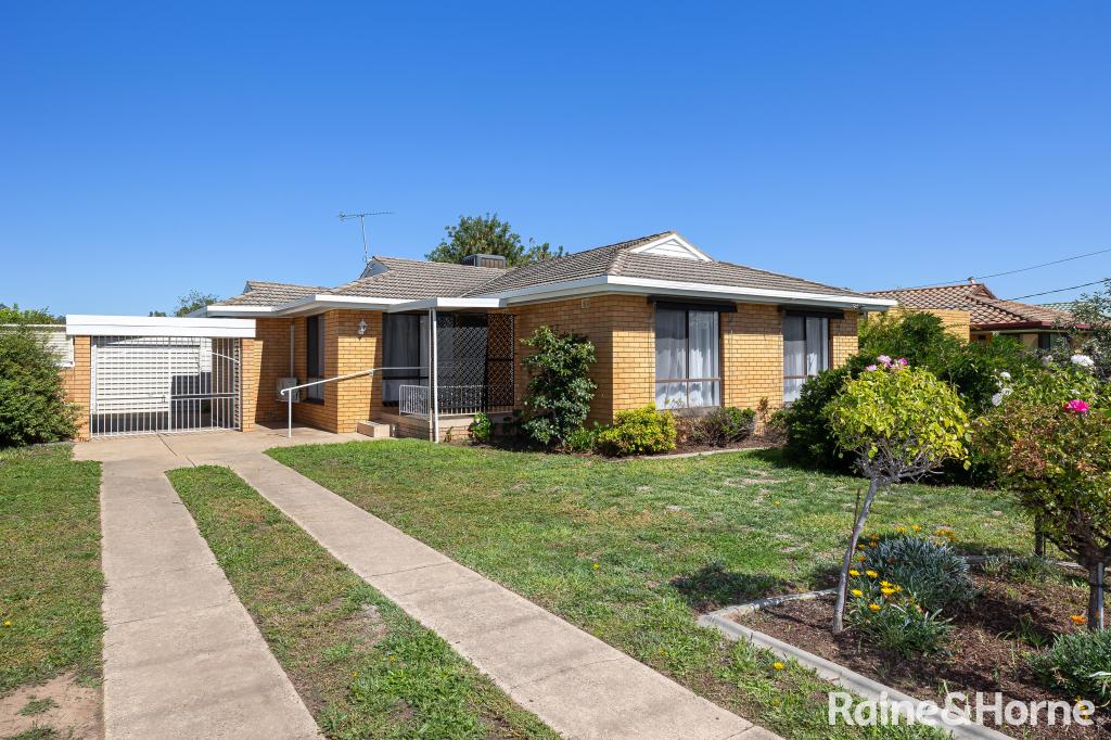 28 Geneva Cres, Lake Albert, NSW 2650