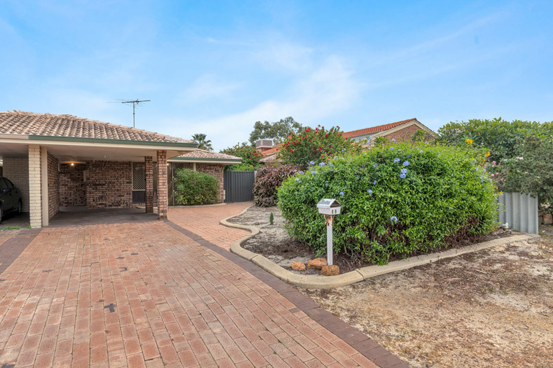 2/8 Napier Cl, Halls Head, WA 6210