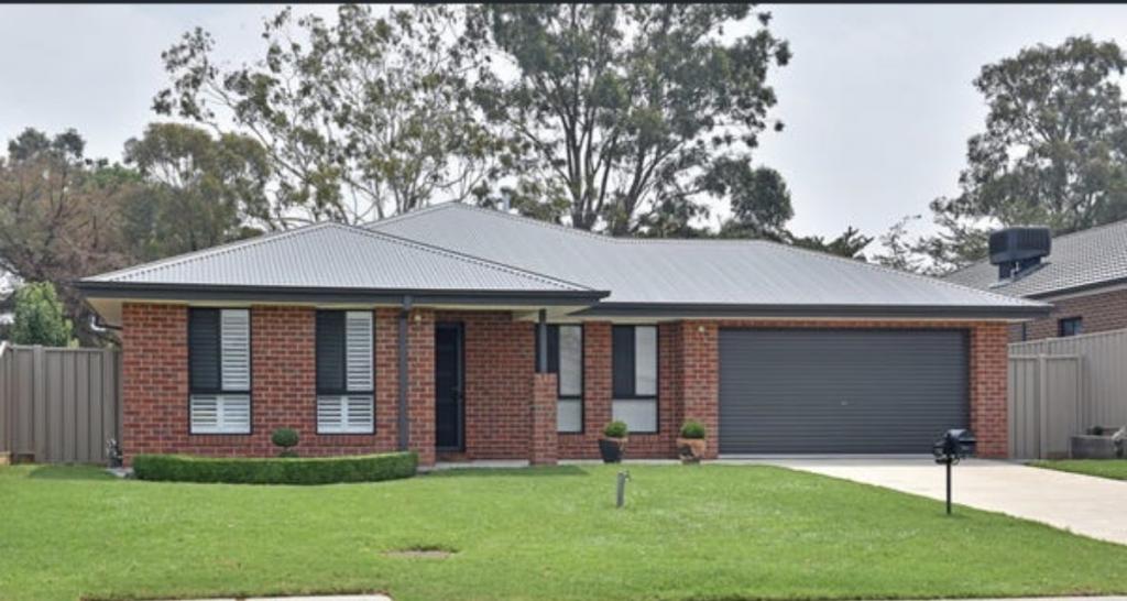 12 Victoria Ave, Kangaroo Flat, VIC 3555