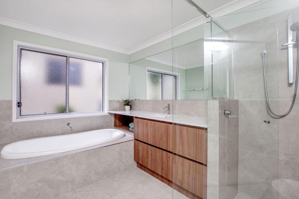 79 Tee Trees Bvd, Arundel, QLD 4214