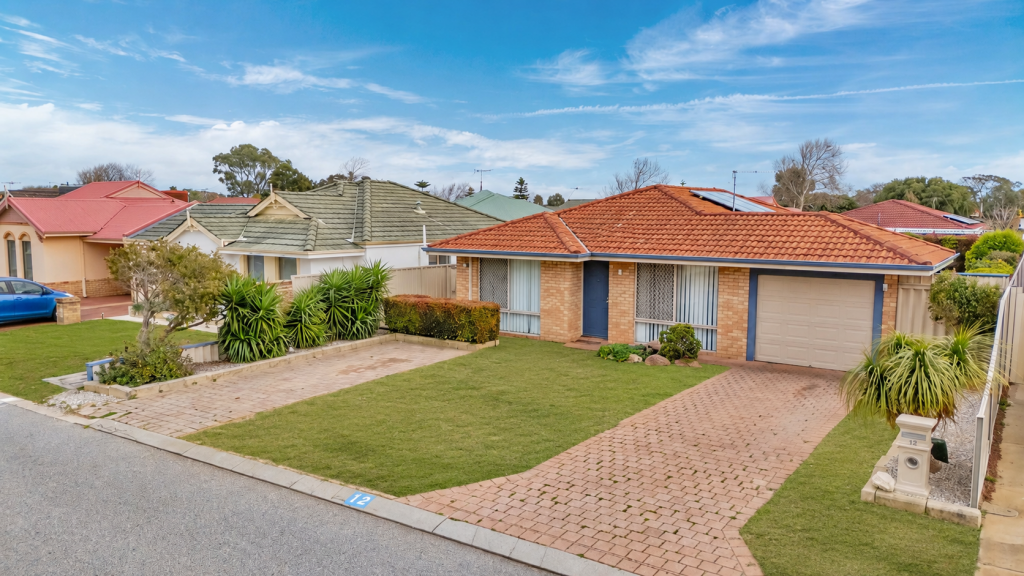12 Shoalhaven Pl, Waikiki, WA 6169