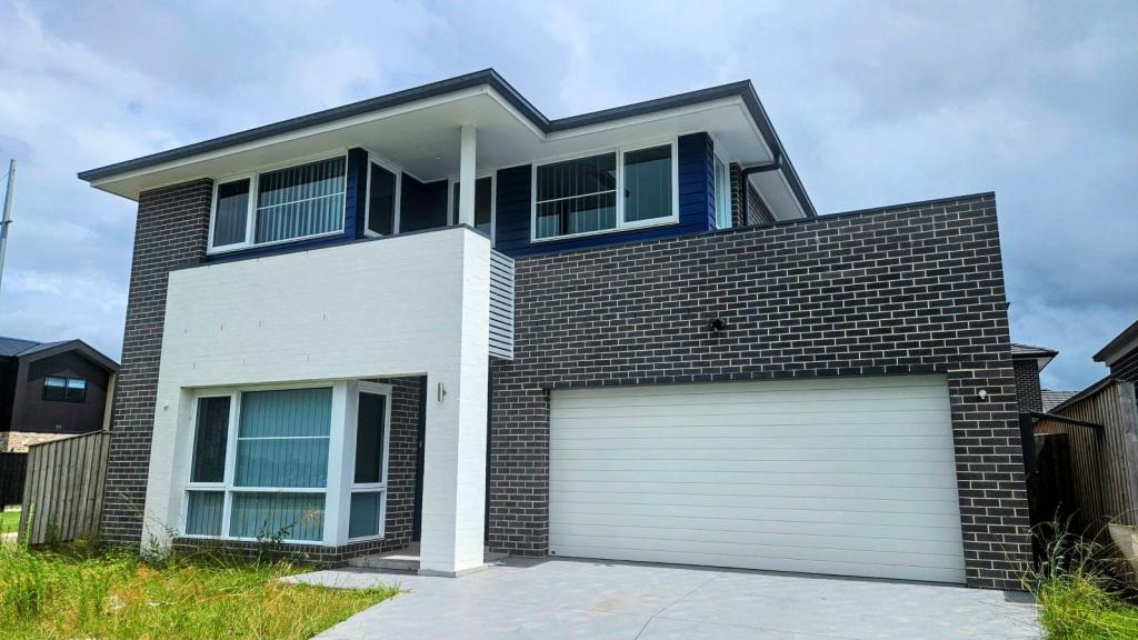 83 PLEASANT CCT, GLEDSWOOD HILLS, NSW 2557