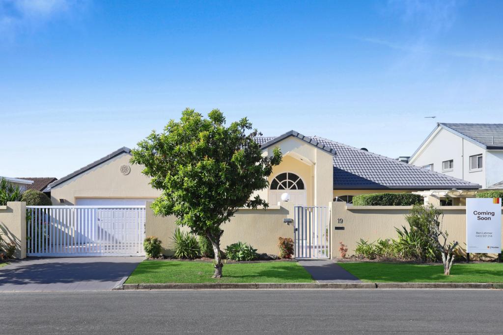 19 Daimler Dr, Bundall, QLD 4217