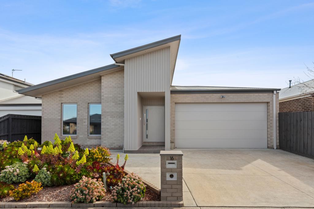 16 Petkell Pde, Grovedale, VIC 3216