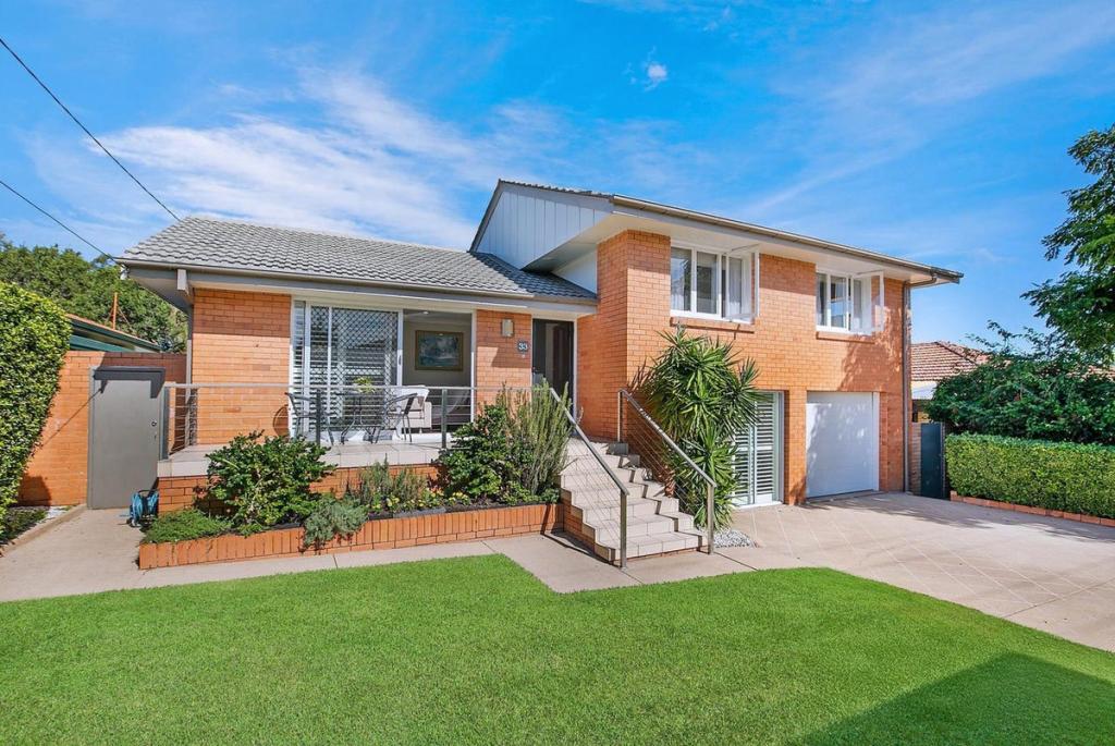 33 Hibiscus Ave, Redcliffe, QLD 4020