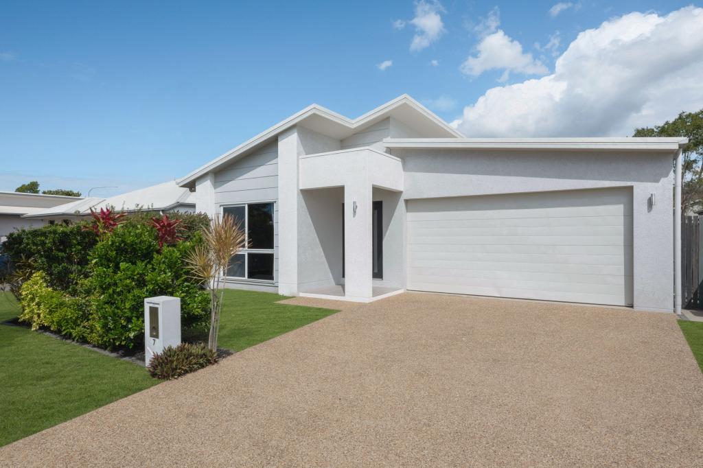 7 Salonika Cct, Bushland Beach, QLD 4818