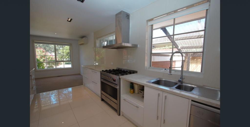 1/13-15 Holyrood St, Hampton, VIC 3188