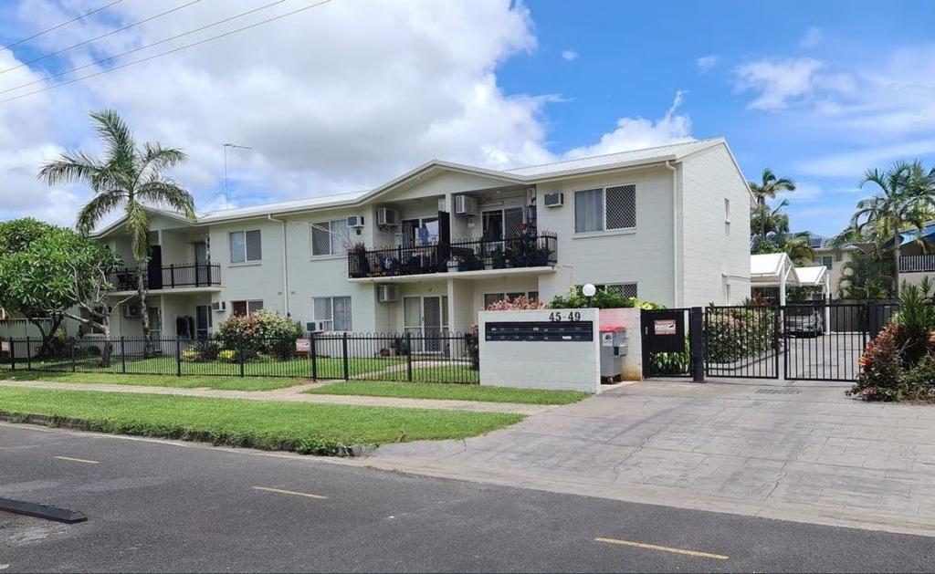 1/45-49 Minnie St, Parramatta Park, QLD 4870