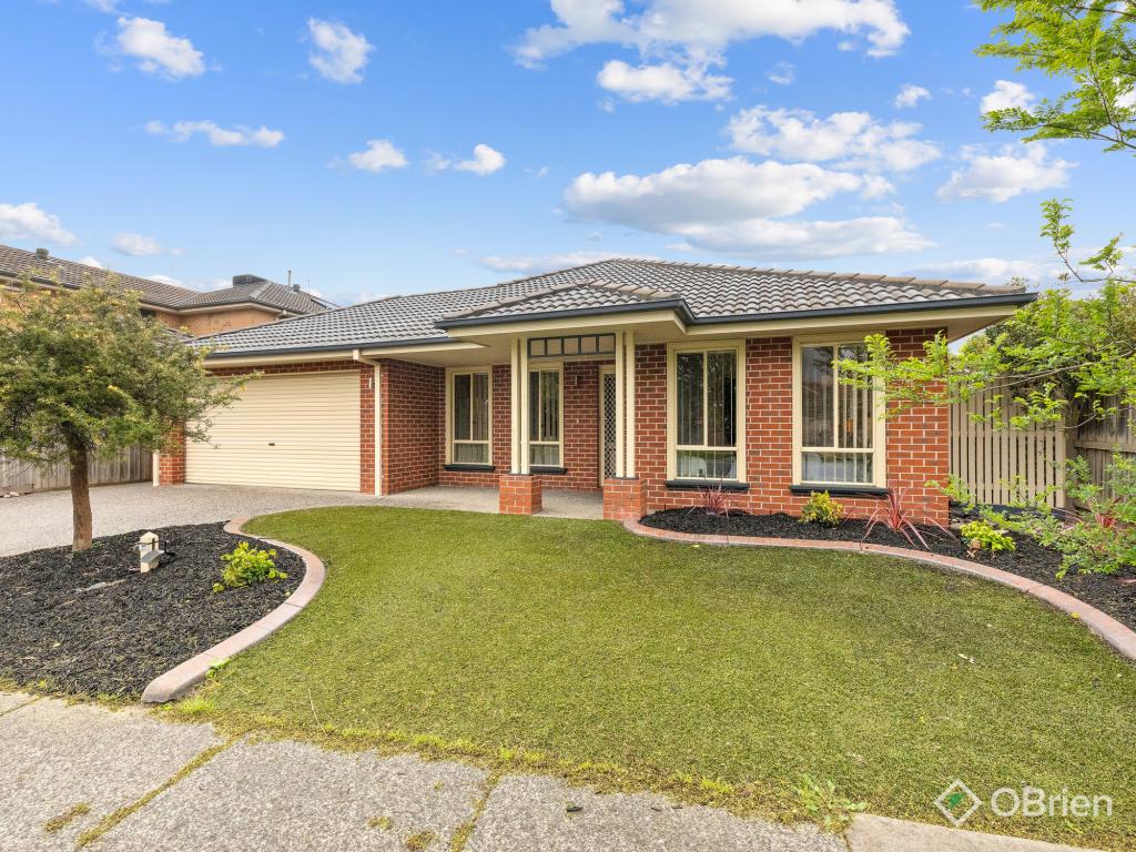 13 GRAND MANOR DR, BERWICK, VIC 3806