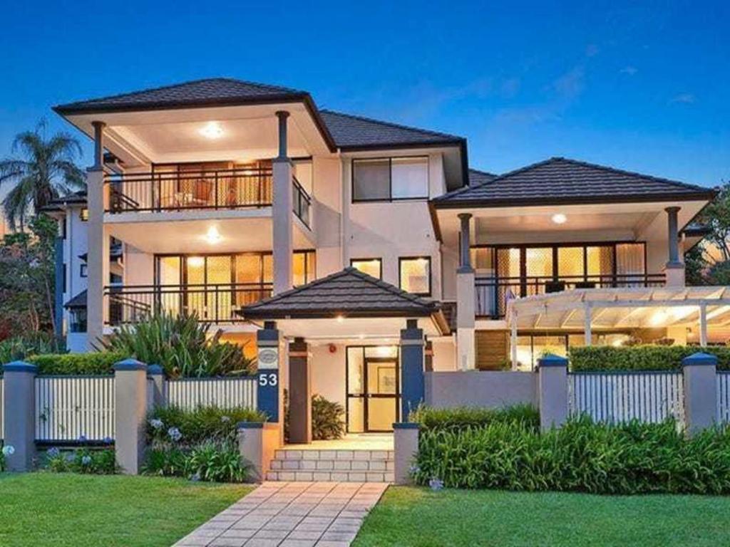 Contact Agent For Address, St Lucia, QLD 4067