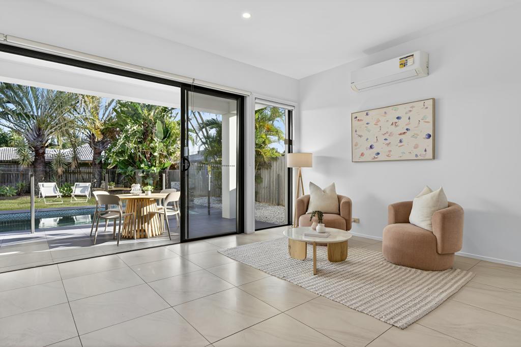 90 Rumrunner St, Mermaid Waters, QLD 4218