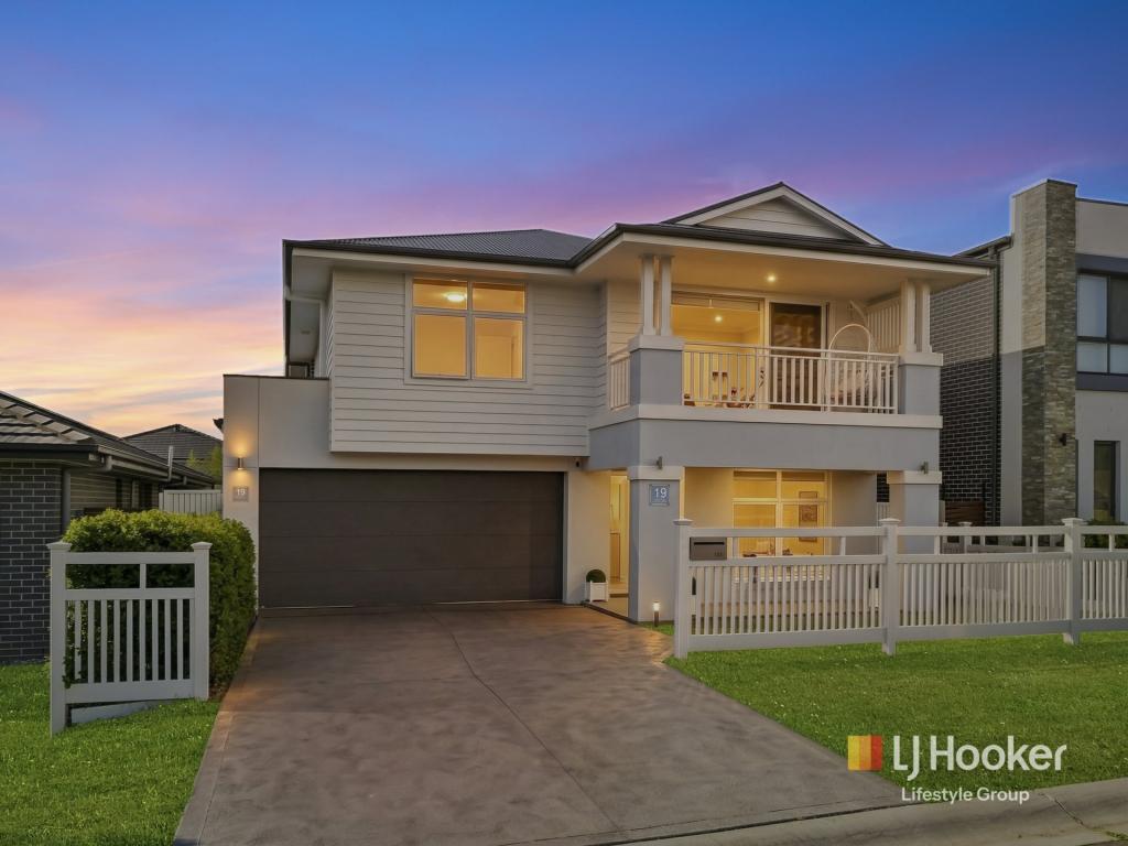 19 BEESTON ST, GLEDSWOOD HILLS, NSW 2557