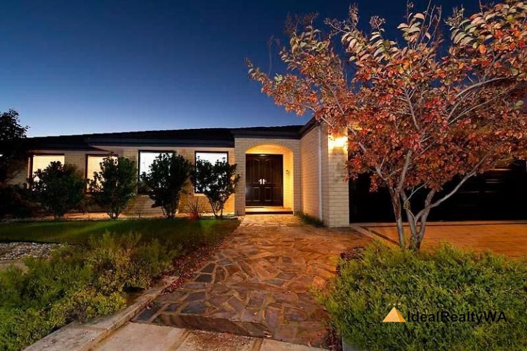 3 Sheriff Cct, Wattle Grove, WA 6107