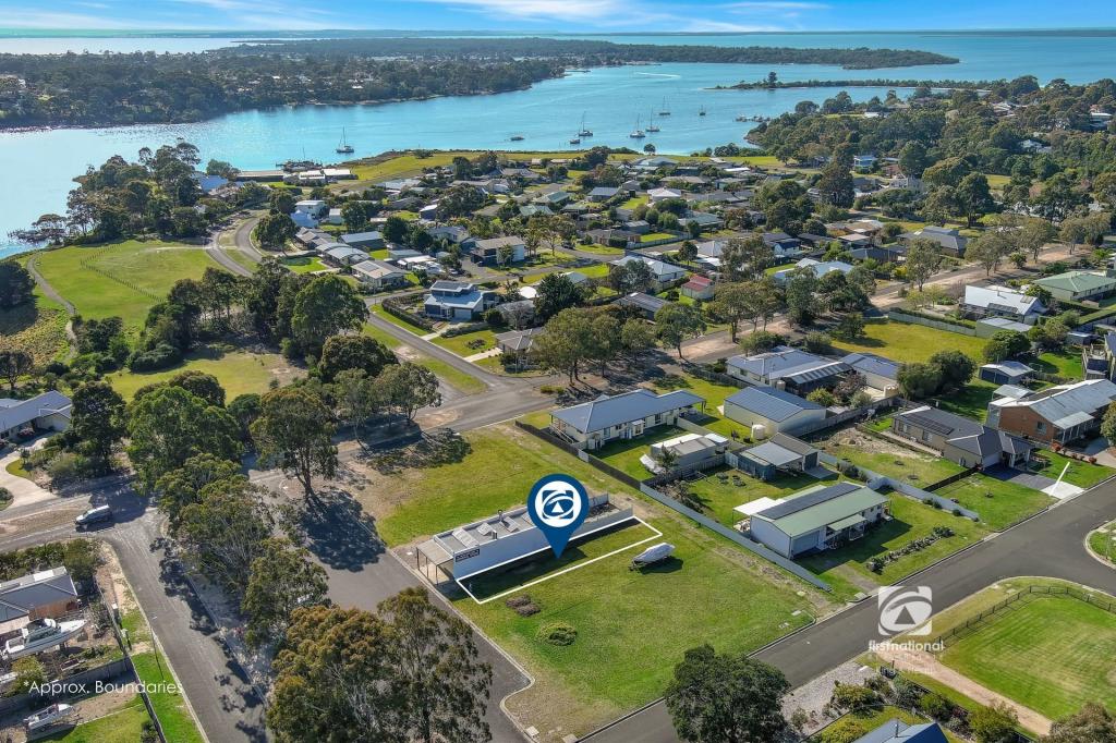 8 CENTRE WAY, NEWLANDS ARM, VIC 3875