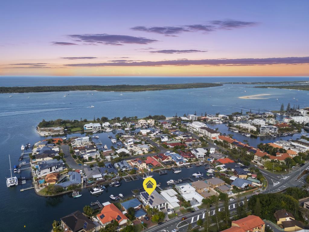 1/107 Bayview St, Runaway Bay, QLD 4216