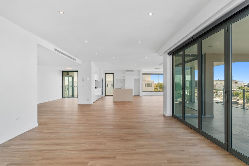 3/11 Canal Ave, Runaway Bay, QLD 4216