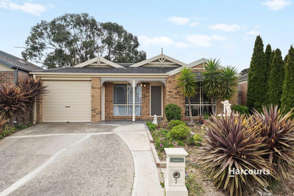 7 Wakenshaw Cres, Pakenham, VIC 3810