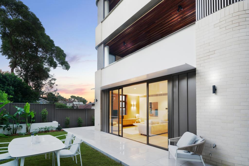 2/166 Mount St, Coogee, NSW 2034