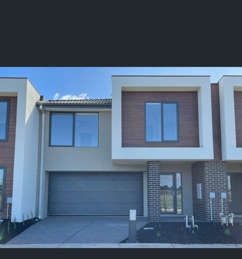 10 APIUM ST, CLYDE, VIC 3978