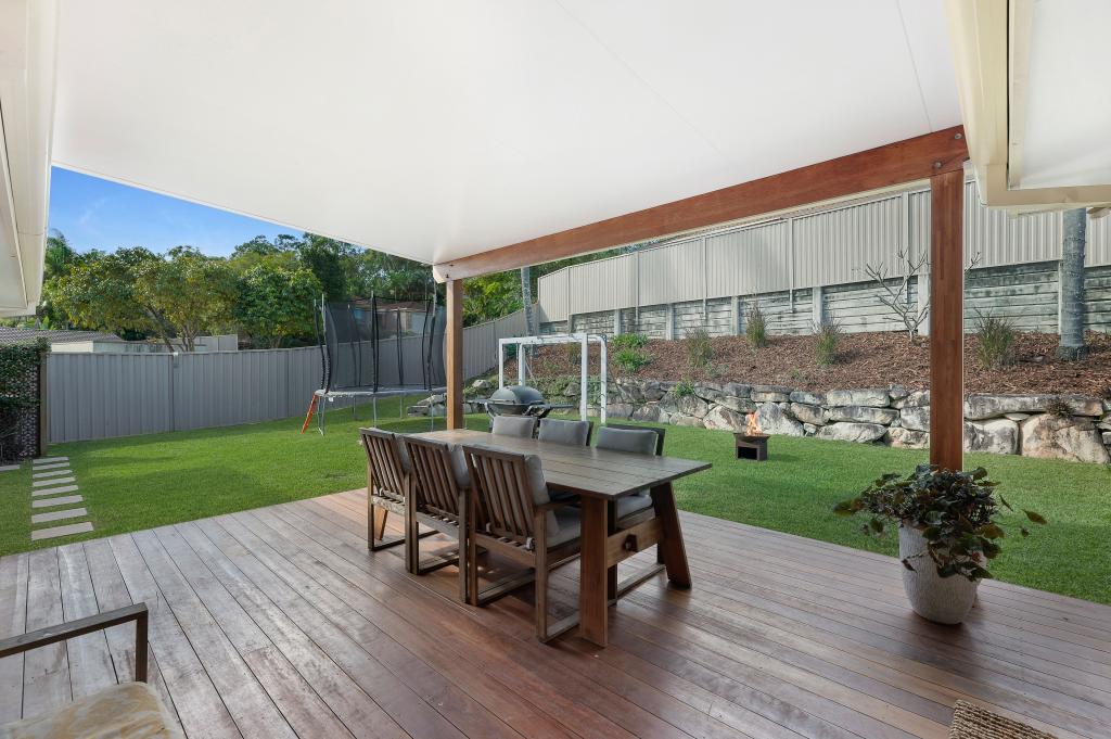 1 Strathford Ct, Parkwood, QLD 4214
