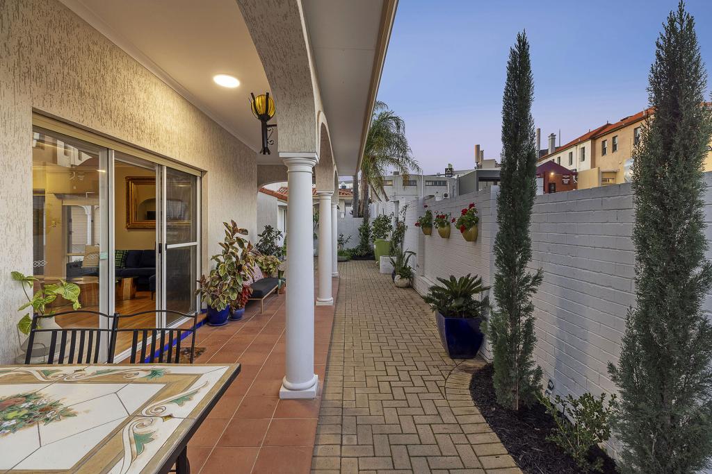 44d Flinders St, Mount Hawthorn, WA 6016