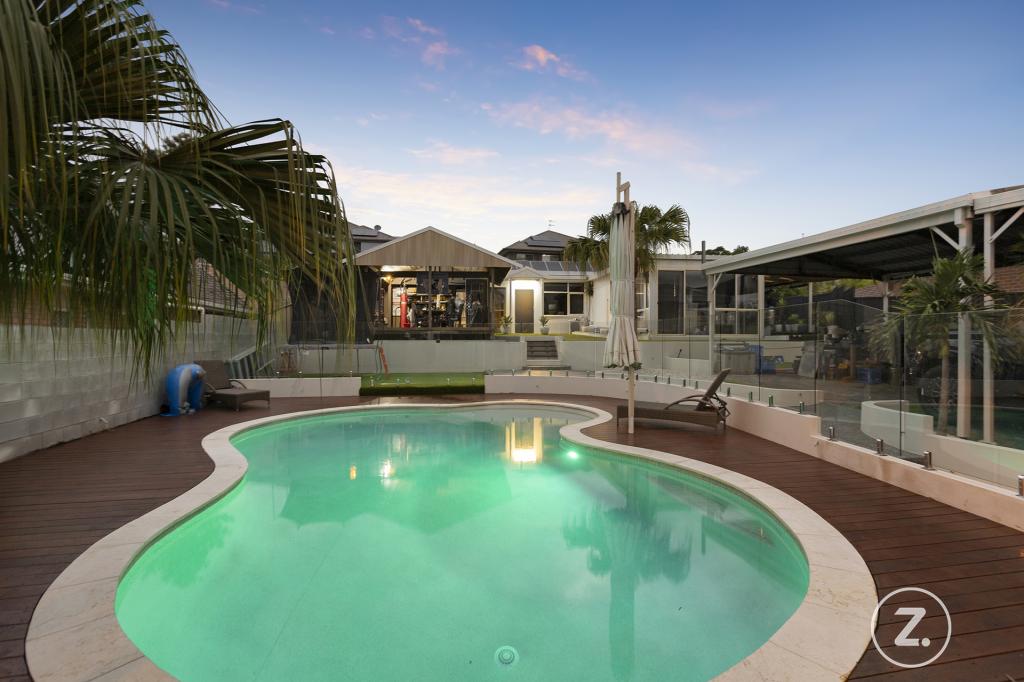 6 Canara St, Benowa, QLD 4217