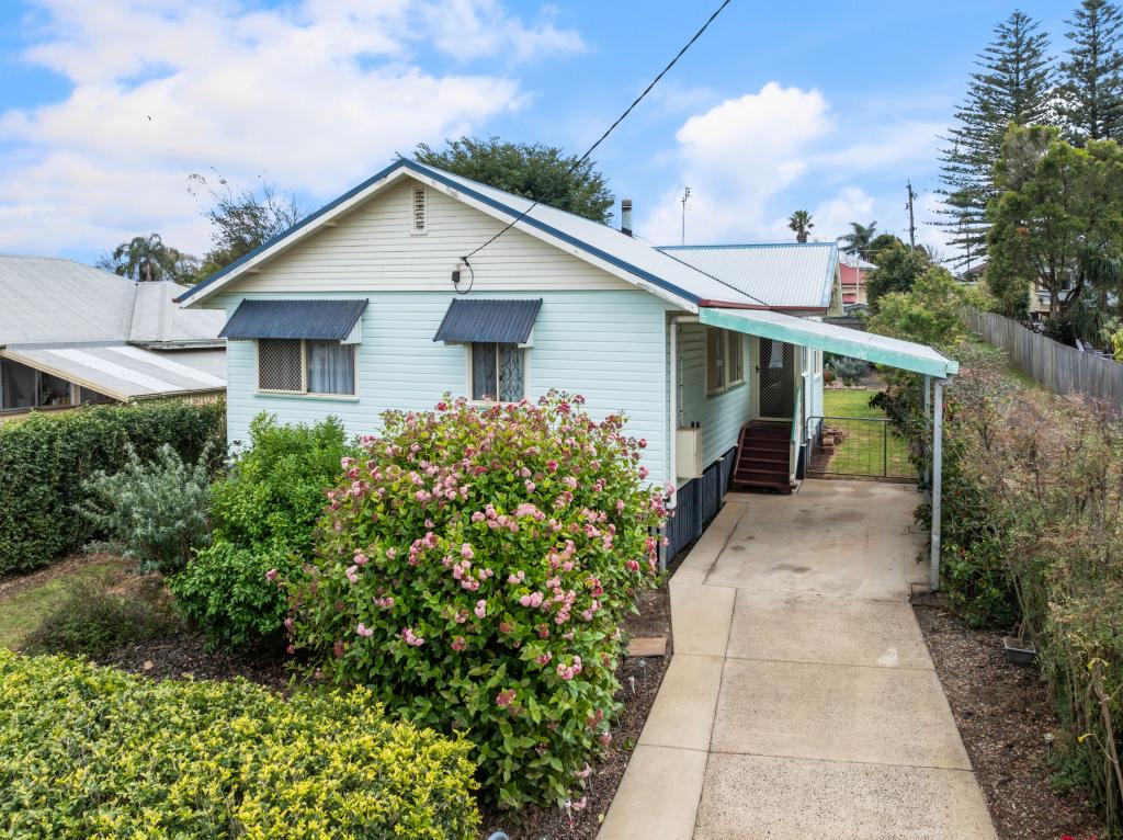 17 Walsh St, Harlaxton, QLD 4350