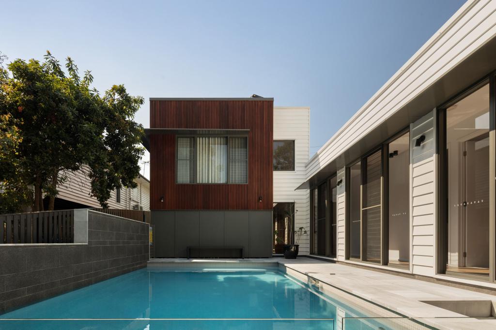 37 Stuartholme Rd, Bardon, QLD 4065