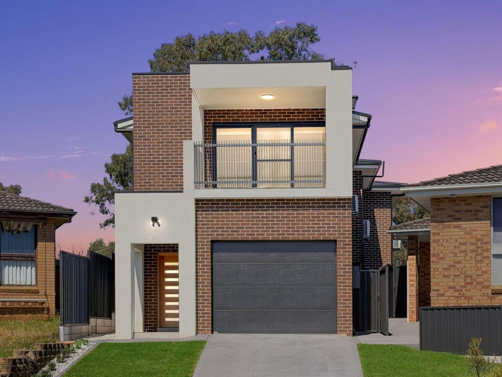 16A CRONULLA CRES, WOODBINE, NSW 2560