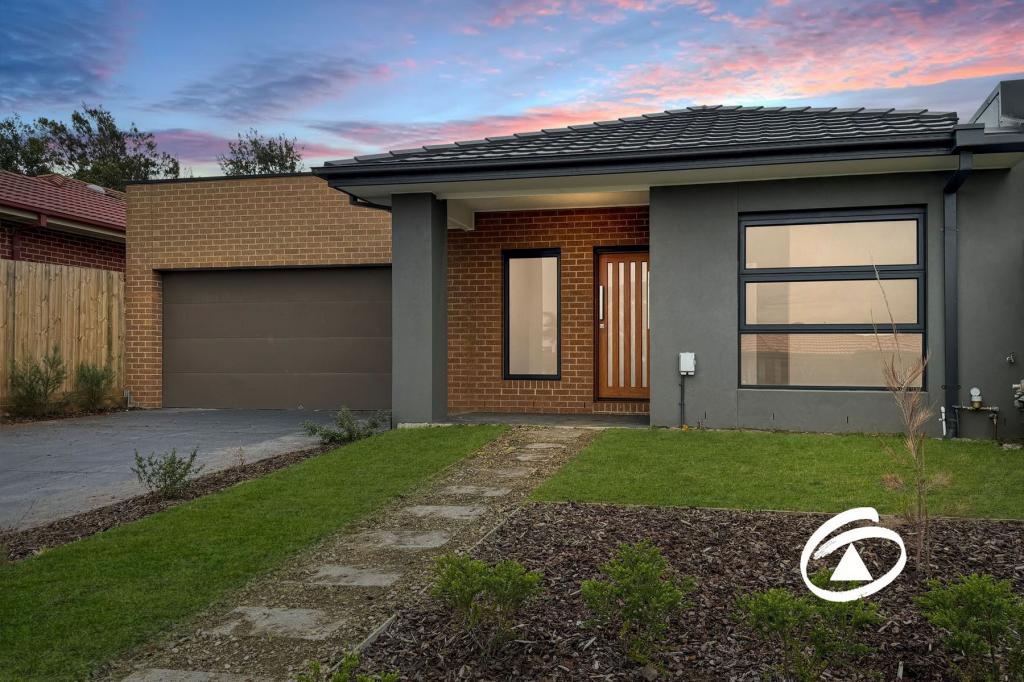 18 Karoonda Way, Hampton Park, VIC 3976