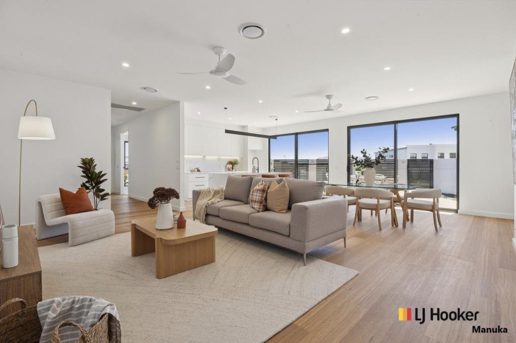 9 PHOTINIA ST, TRALEE, NSW 2620