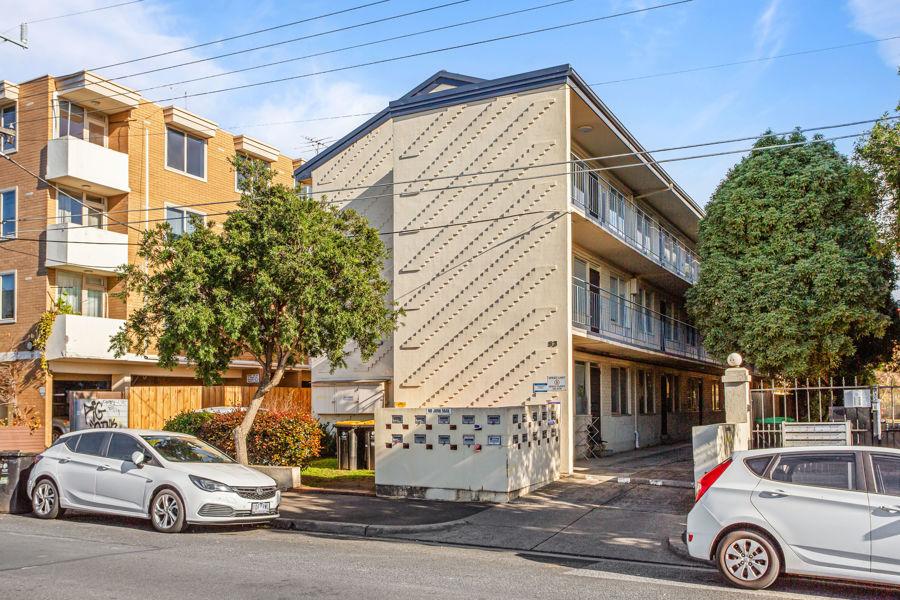 9/53 DE CARLE ST, BRUNSWICK, VIC 3056