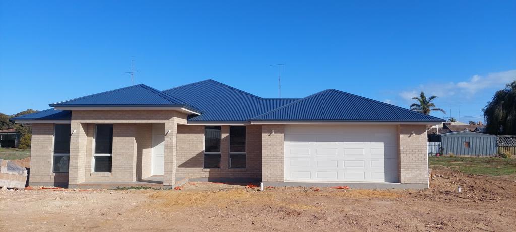 27 Martin St, Moonta Bay, SA 5558