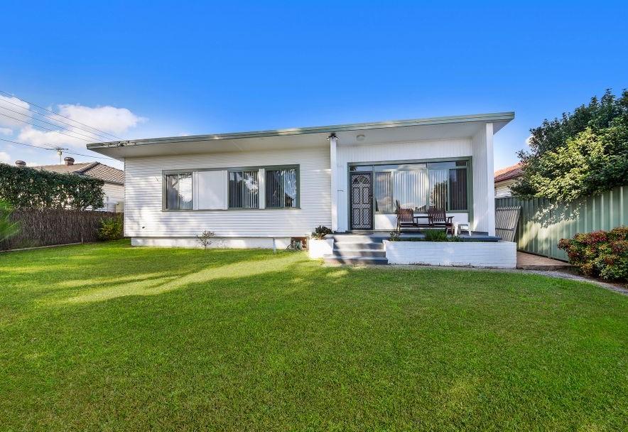 104 Bardia Pde, Holsworthy, NSW 2173