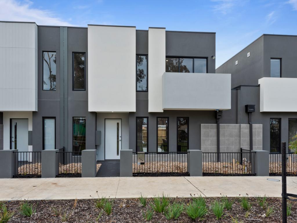 52 Titan Lodge Walk, Pakenham, VIC 3810