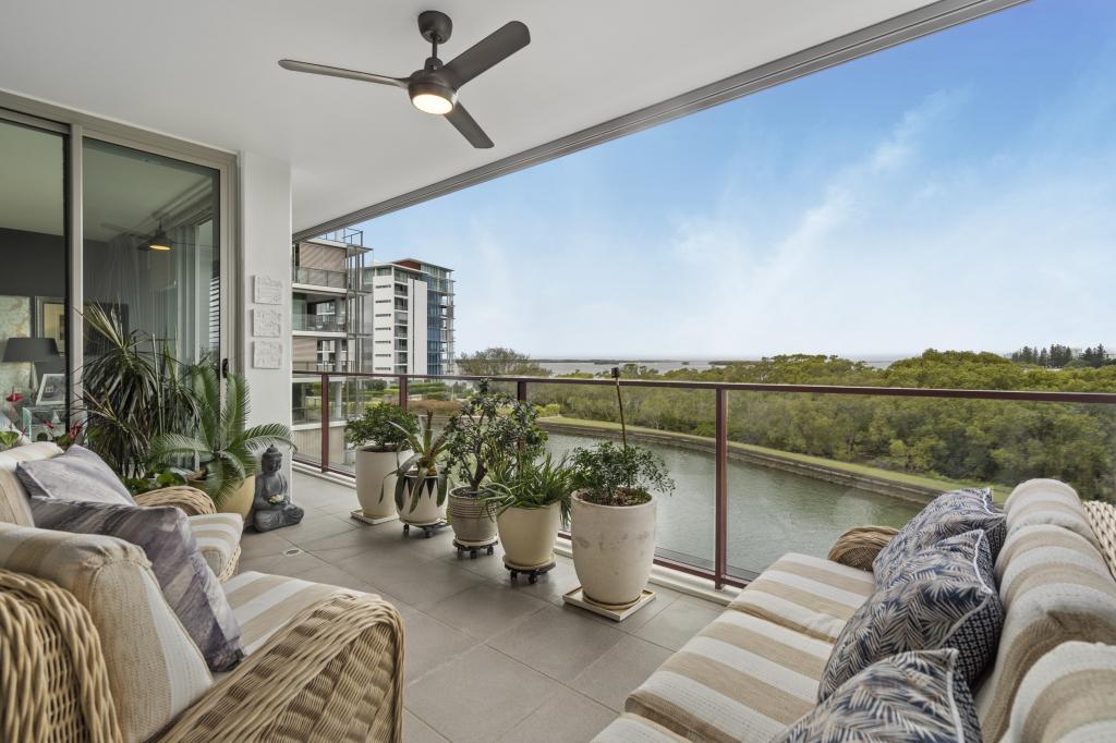 30302 EPHRAIM ISLAND, PARADISE POINT, QLD 4216