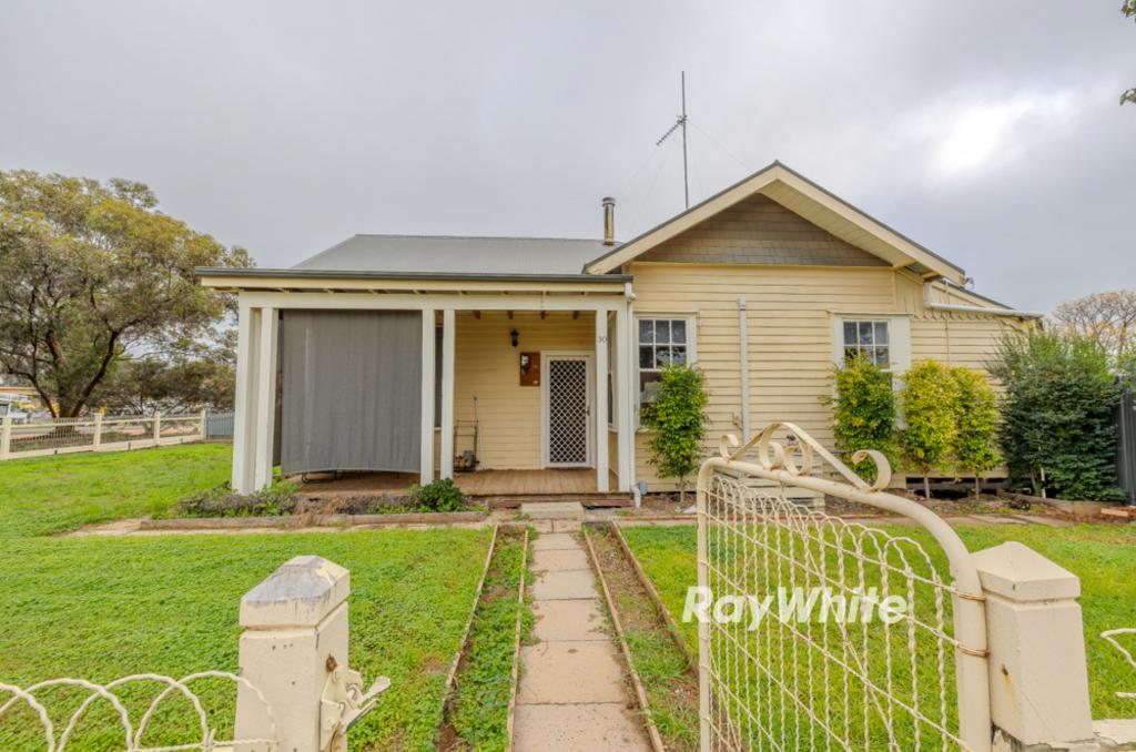 30 Emmett St, Ouyen, VIC 3490