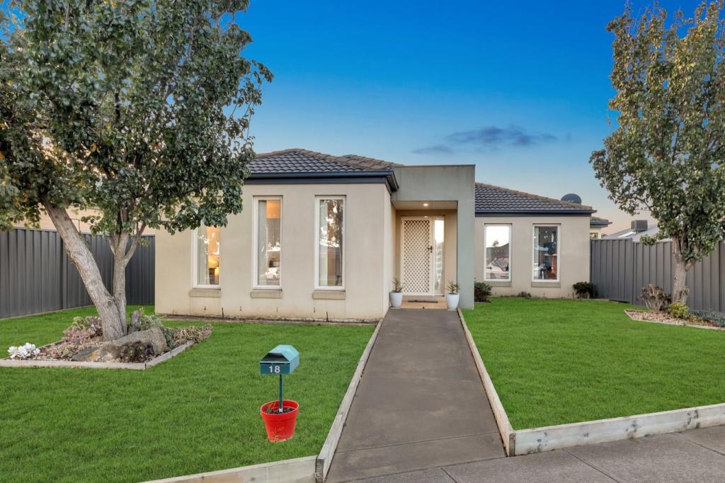18 Carisbrook Cct, Truganina, VIC 3029