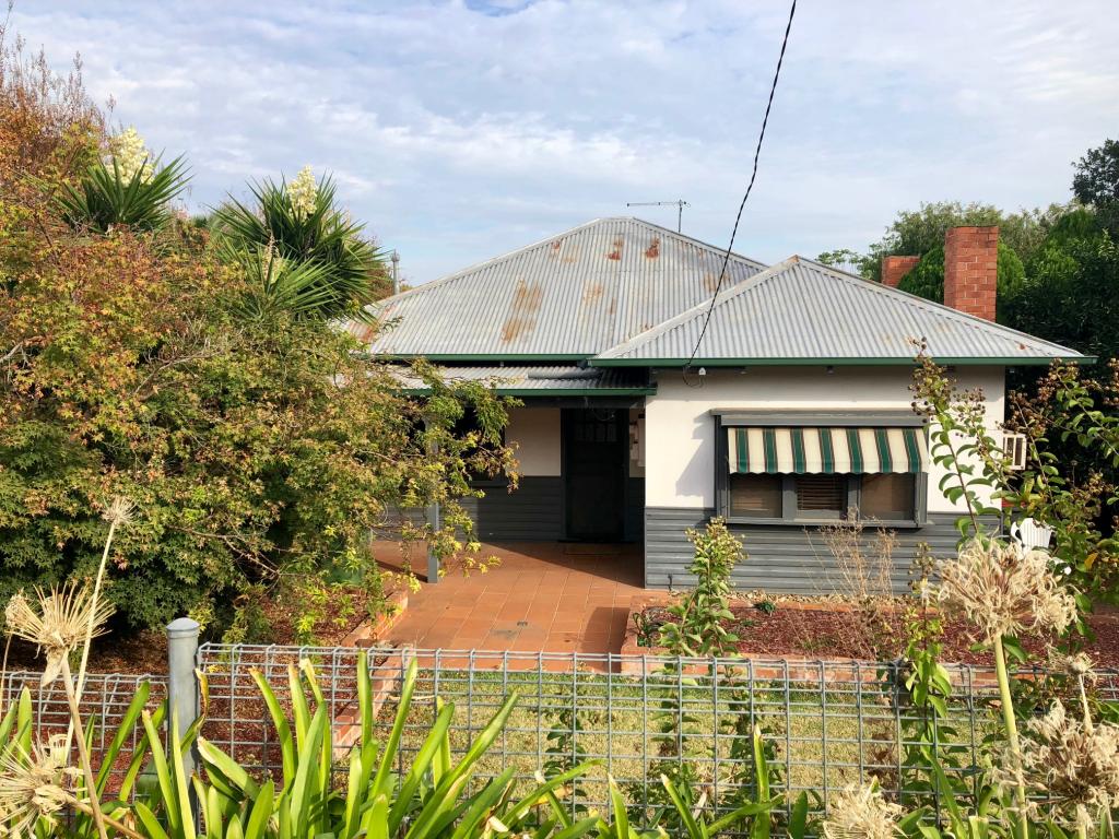 603 Schubach St, East Albury, NSW 2640