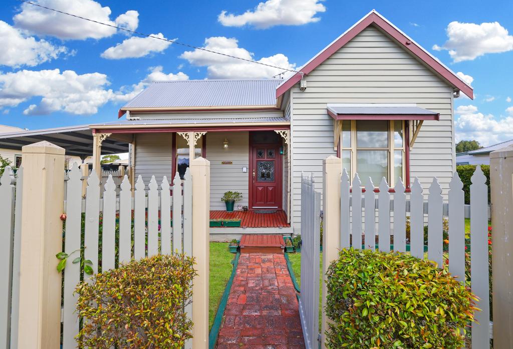 67 Parrott St, Cobden, VIC 3266